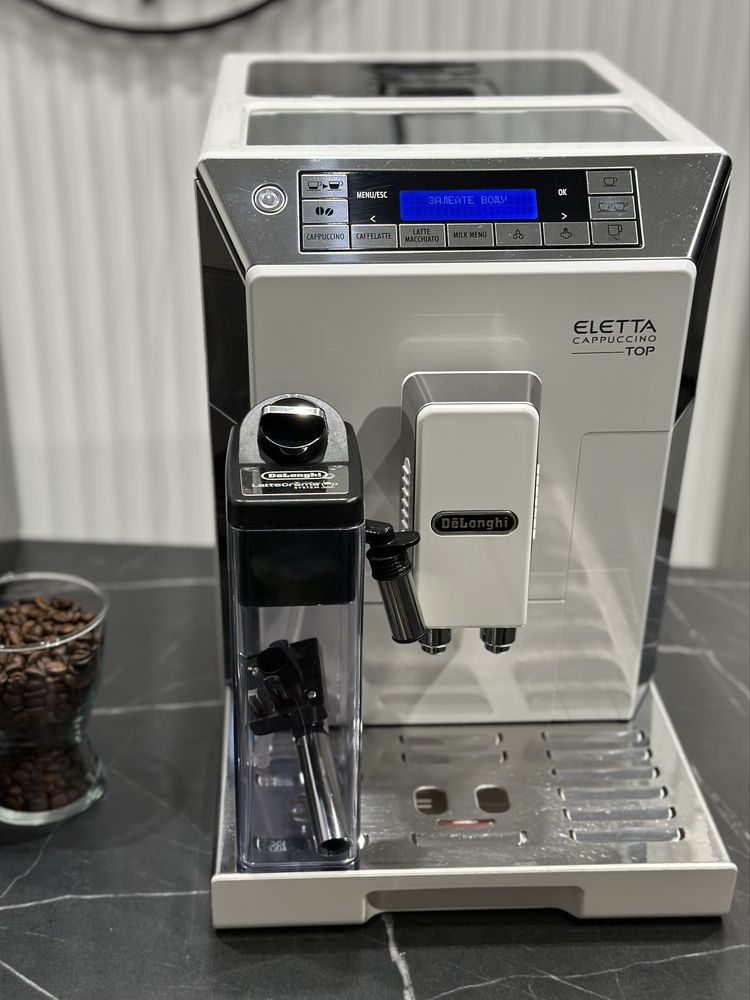 Кавомашина/Кавоварка/ Delonghi eletta