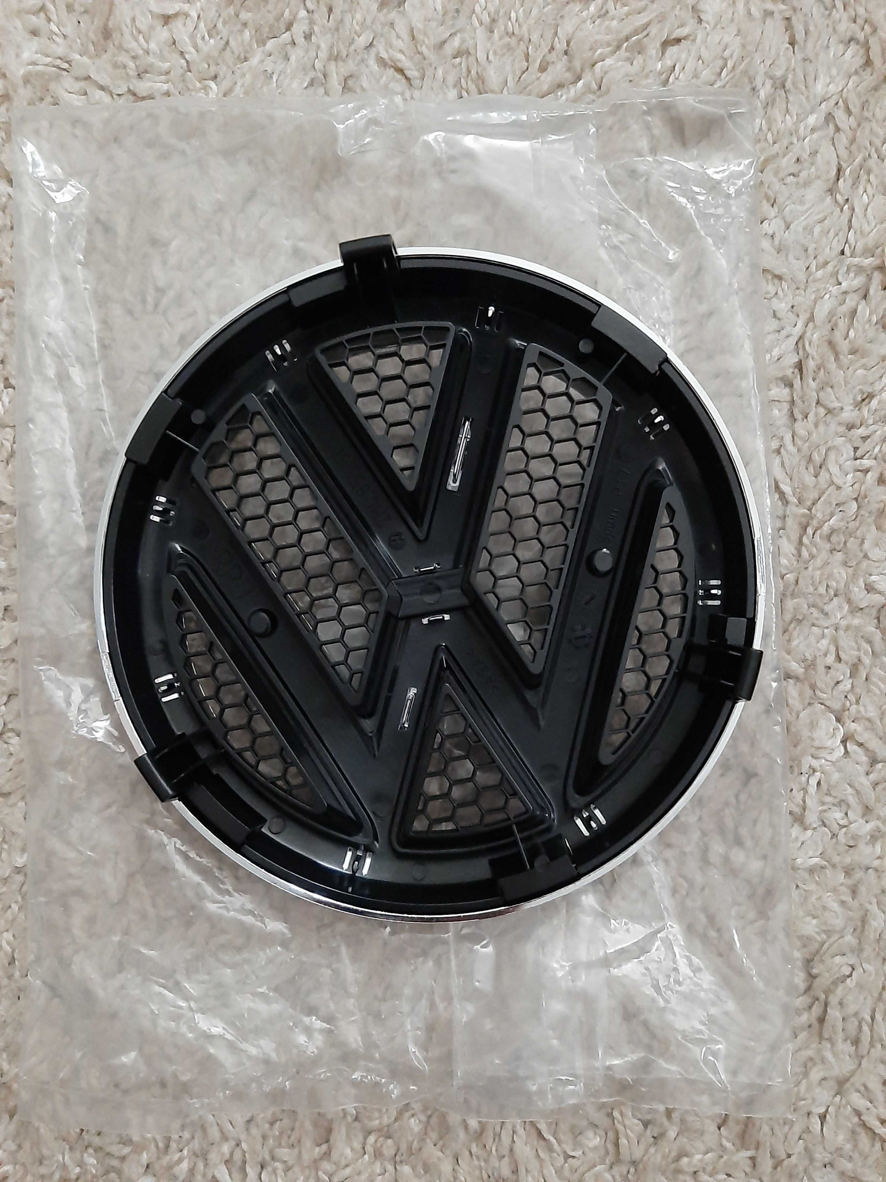 Emblemat Volkswagen Amarok Znaczek do Amaroka 2H0 Logo VW