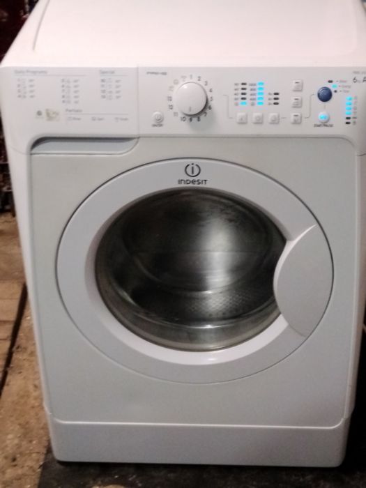 Вузька пральна машина загрузкою на 6кг в ідеальному стані дос