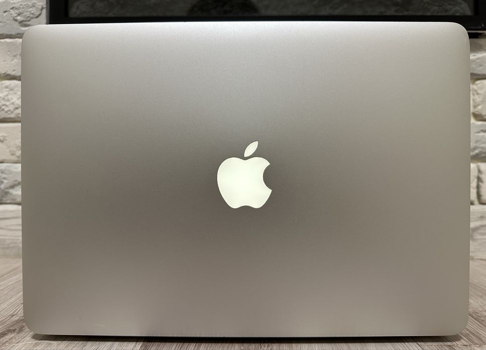 Продам Macbook Pro 13” 2014p 8/128