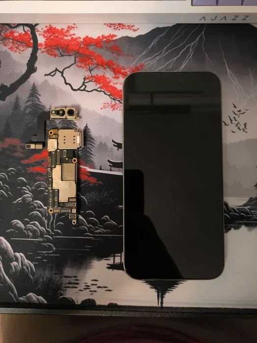 Продам Iphone 15 pro max 256
