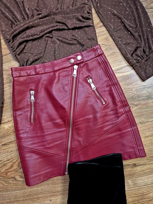 Stradivarius burgundowa spódniczka z ekoskóry r.34 XS