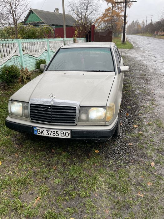 Mercedes-Benz W124 E230