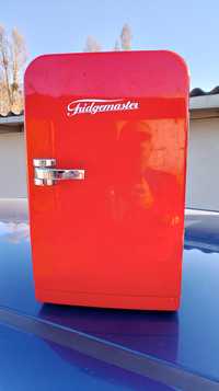 Продам мини холодильник+ нагрев,Fridgemaster FM 05 12/230В