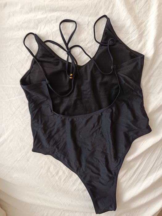 Купальник чорний суцільний