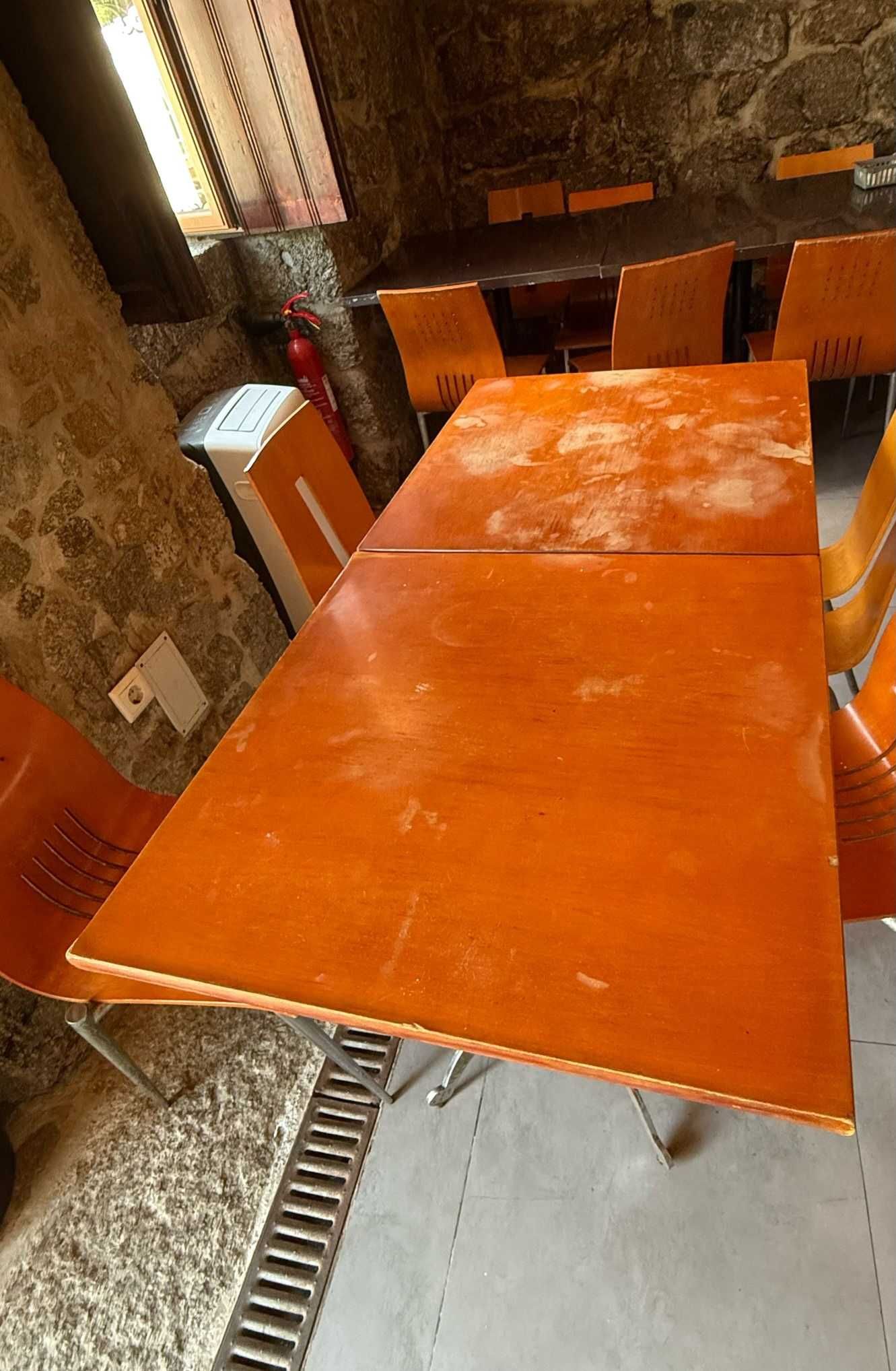Mesas e cadeiras restauração