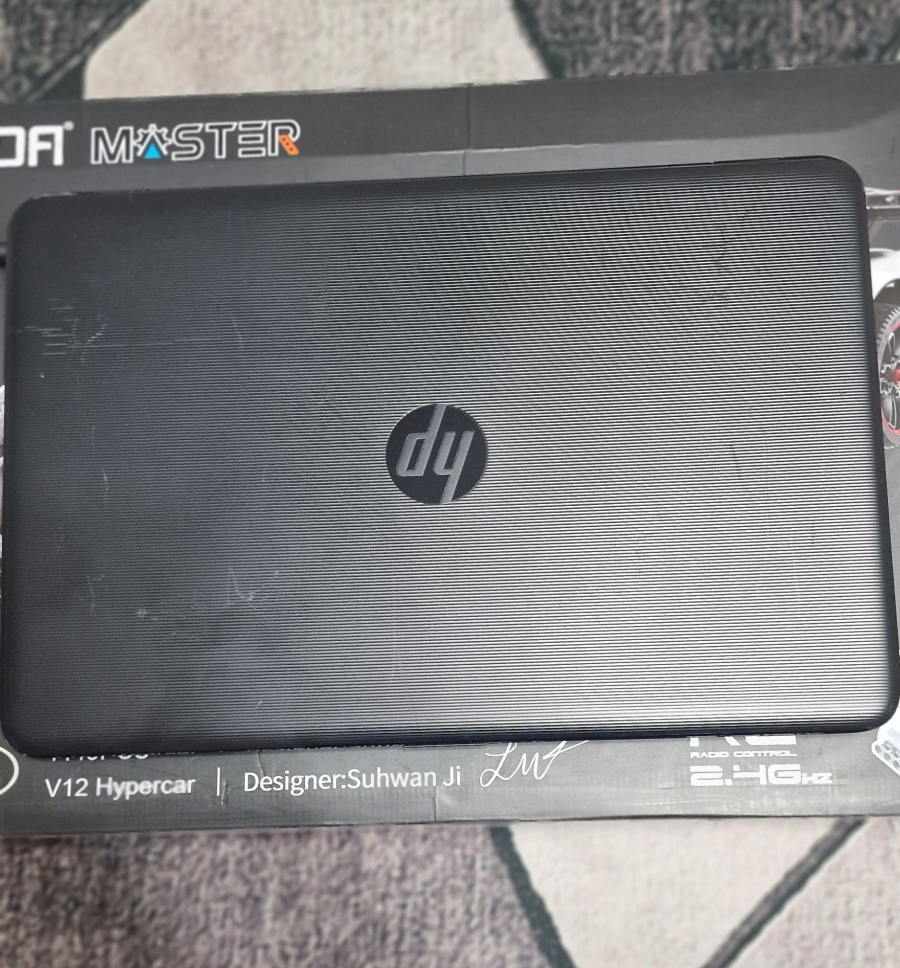 Laptop marki hp 17