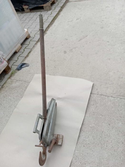 Wyciągarka  - sciągacz  - tirfor  / z liną /