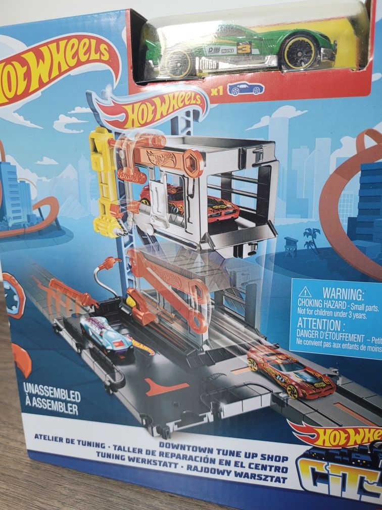 Hot wheels rajdowy warsztat + auto