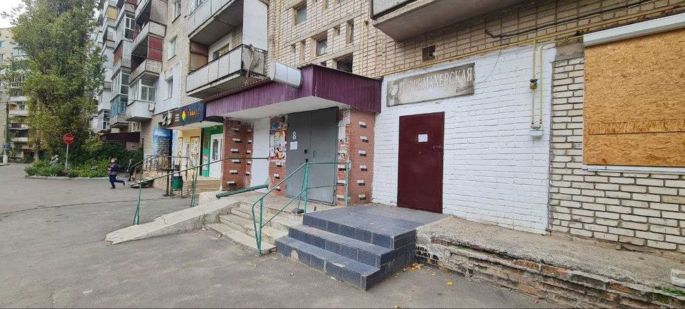 Пр.Корабелів 13 кв.м. гарна локація окремий вхід