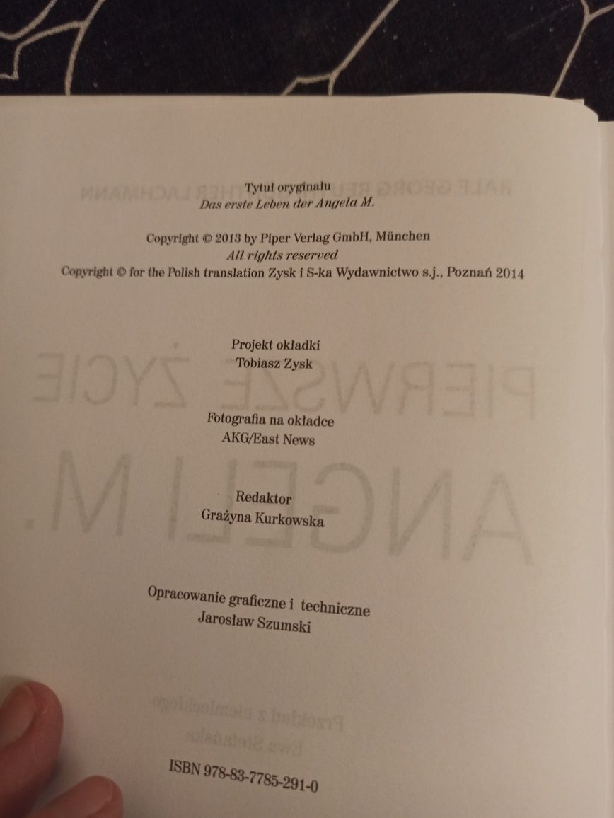 Pierwsze życie Angeli M.