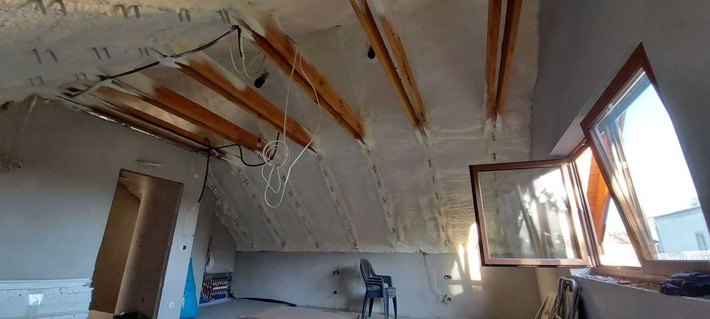 Ocieplenia Pianką PUR Piana PUR Izolacje Natryskowe