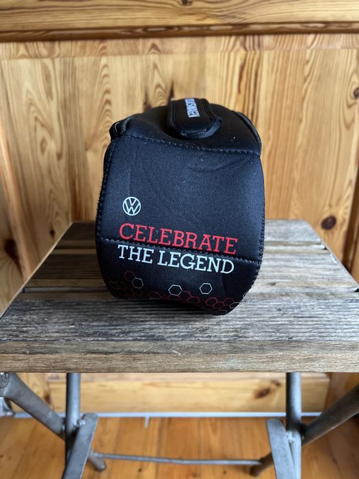 Sprzedam oryginalną nową (metka) kosmetyczkę GTI VW Collection.