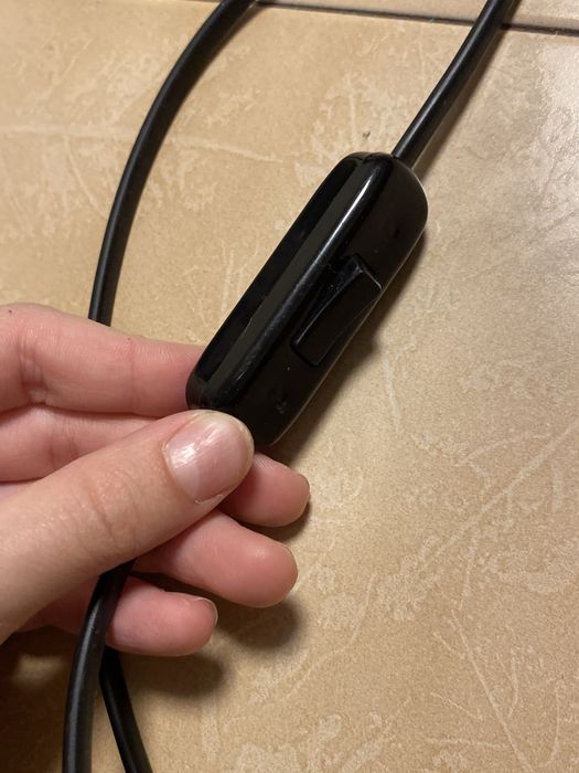 Стильний дерев’яний світильник ручної роботи