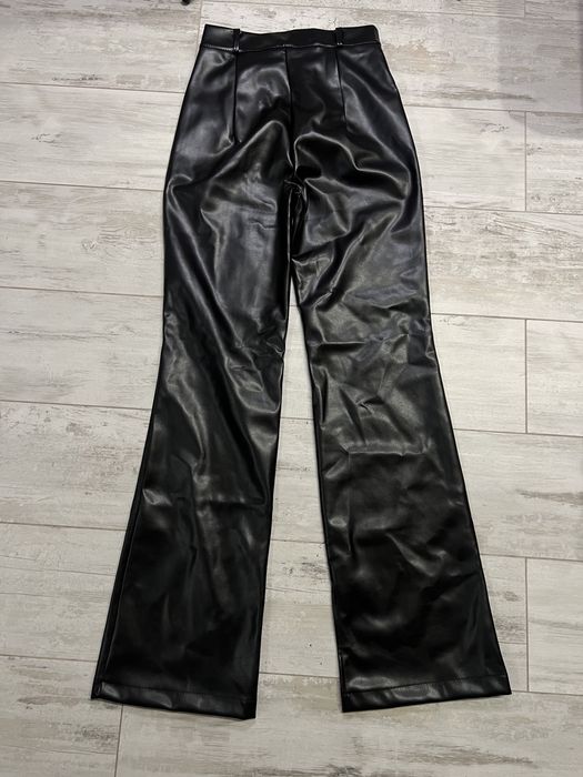 Кожанный костюм кожанка и штаны размер s