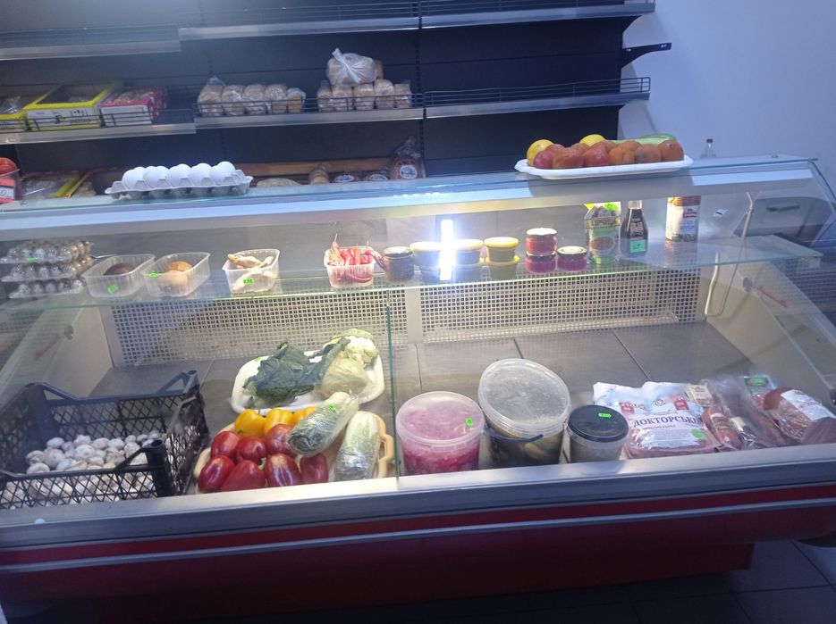 Продам холодильну вітрину