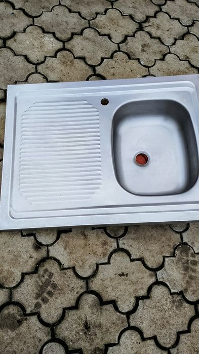 Мийка кухонна накладна.