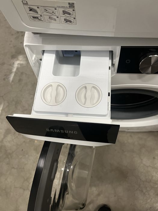 Пральна та сушильна машина від Samsung