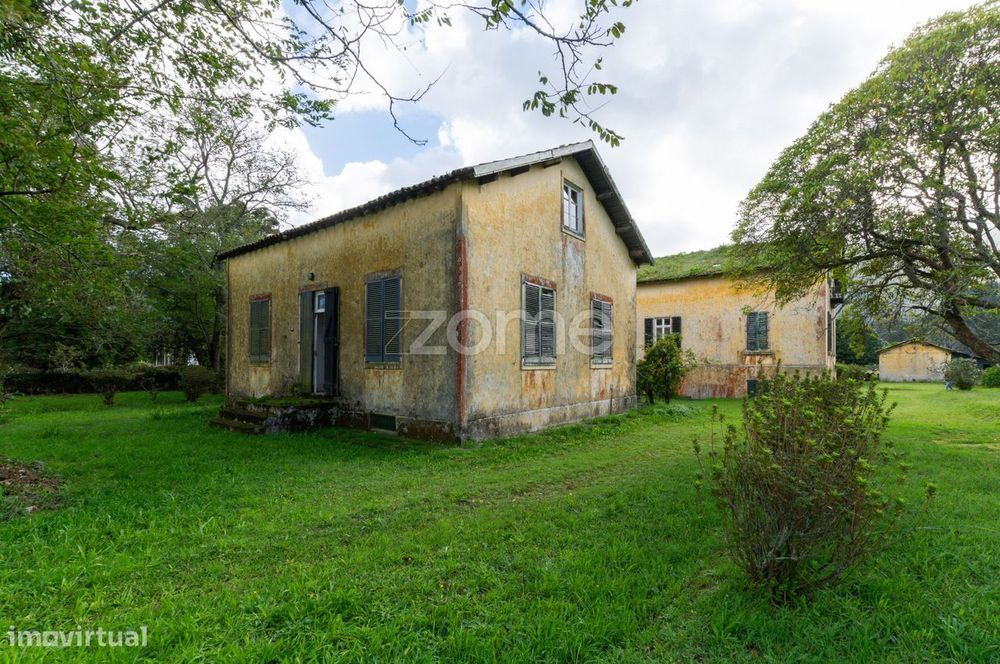 Conjunto patrimonial com 3 edifícios - Sete Cidades