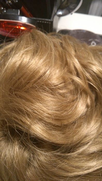 peruka blond włosy