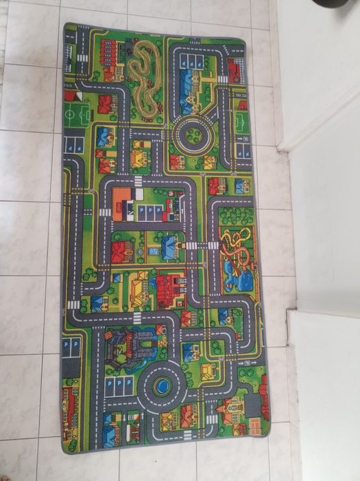 Tapete pista carrinhos criança