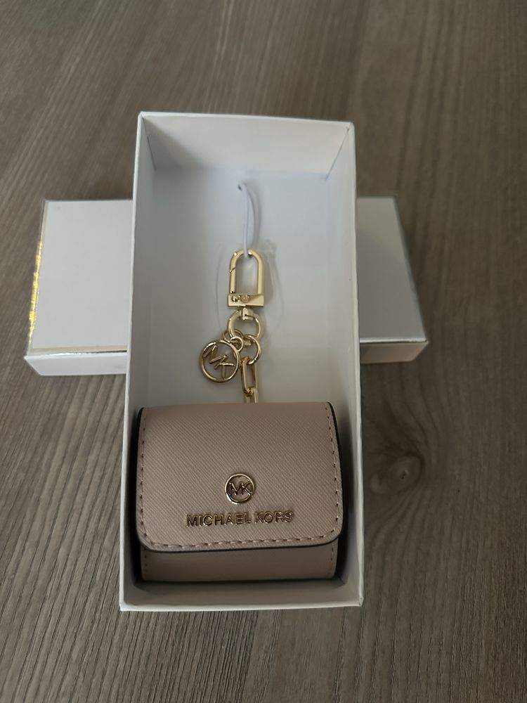 Etui na AirPods Michael Kors pudrowy róż złote nowe skórzane z metką