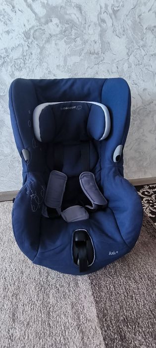 Автокрісло  поворотне Bebe Confort Axiss Sweet