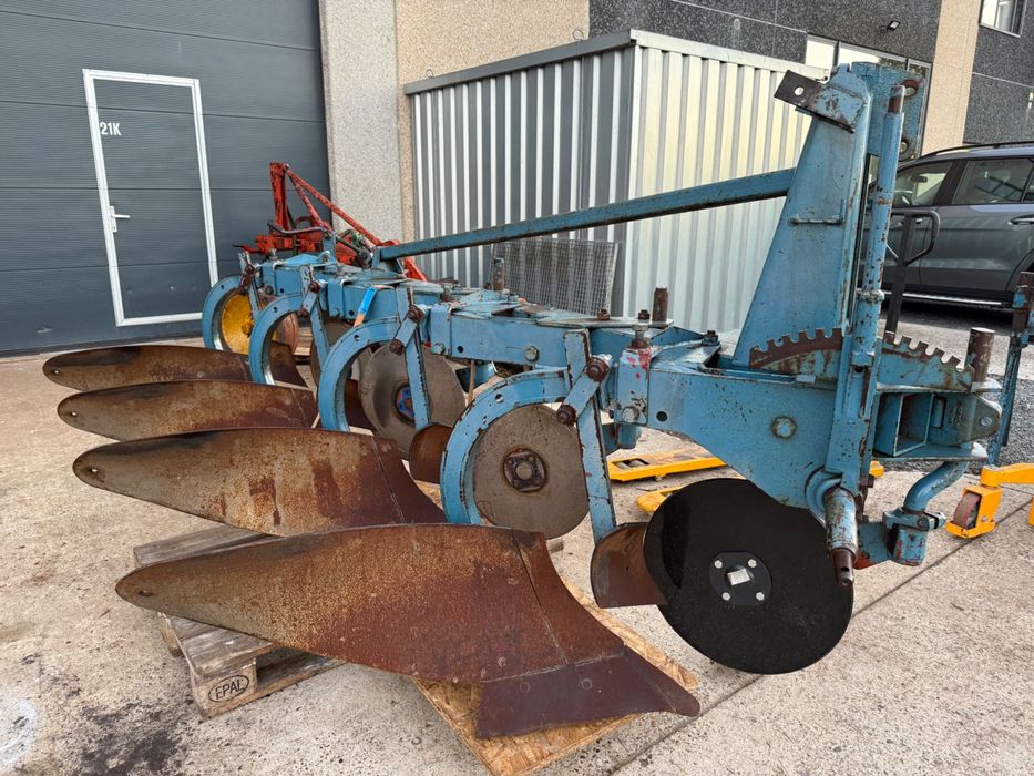 Плуг Overum 4 корпусний/Kvernelend&Lemken