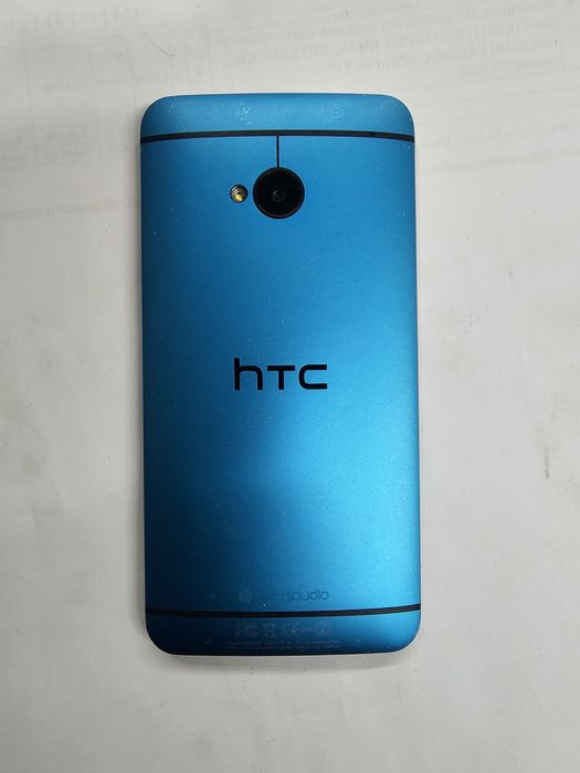 Продам смартфон HTC ONE M7