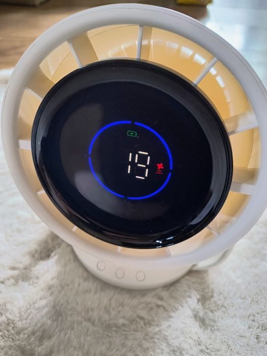 Wentylator wiatrak mocny biurkowy cichy, stojący 4000mah