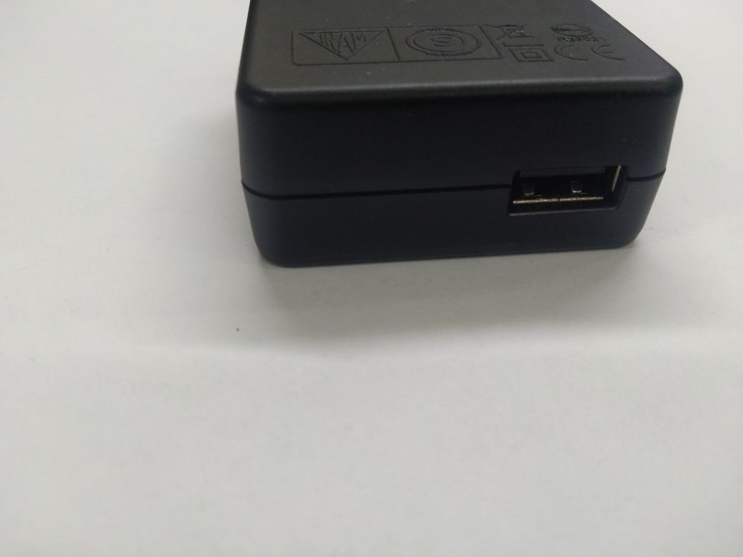 Зарядное устройство AC-UB 10D для Sony