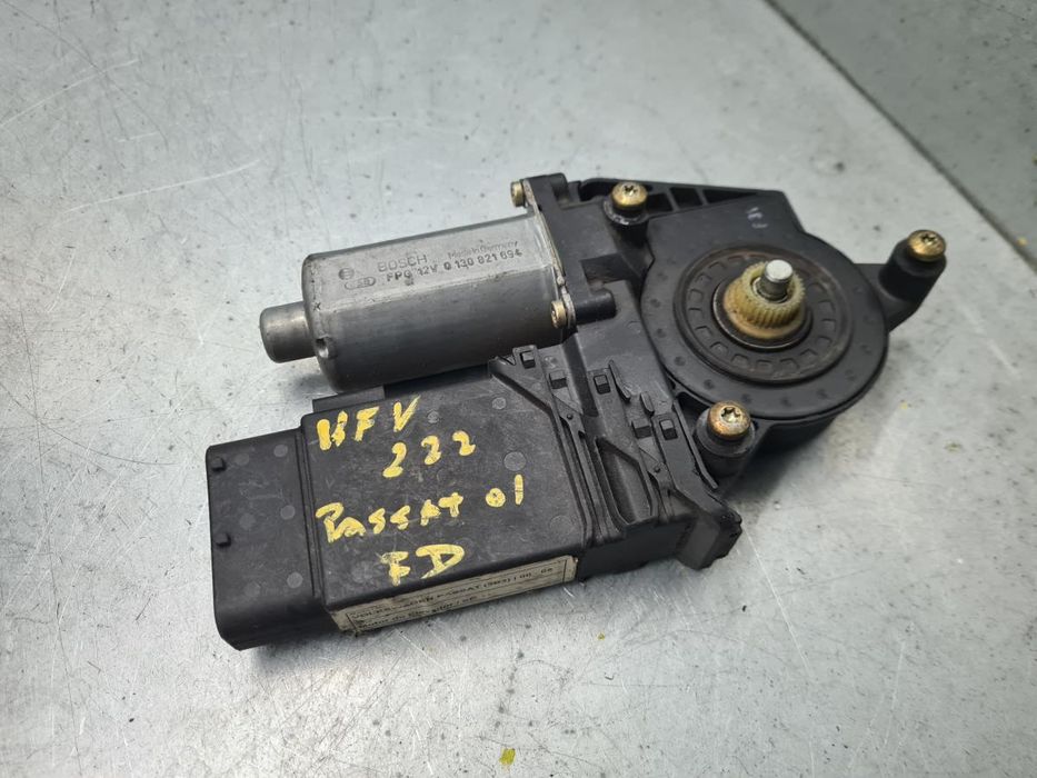 Motor vidro trás direito VOLKSWAGEN Golf IV (1J1)