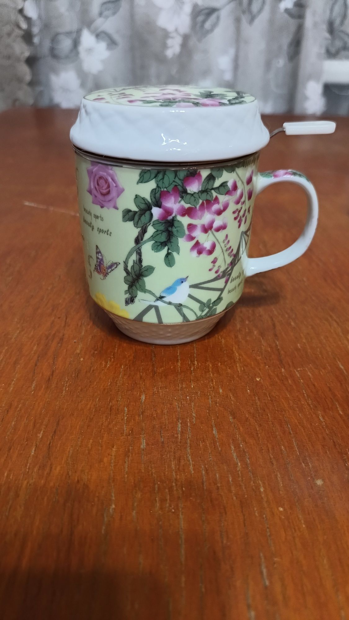 Чашки, стаканы, бокалы