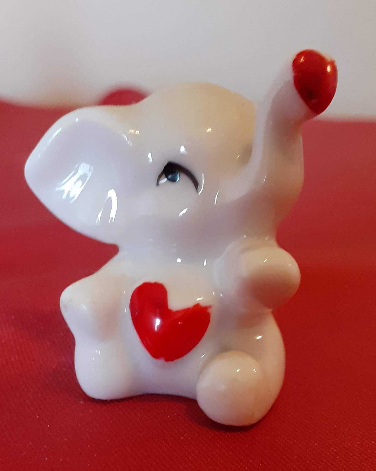5 Miniaturas em porcelana