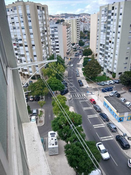 Arrenda-se T2 com sala