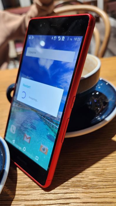 Fujitsu F05J ексклюзив червоний 2/16