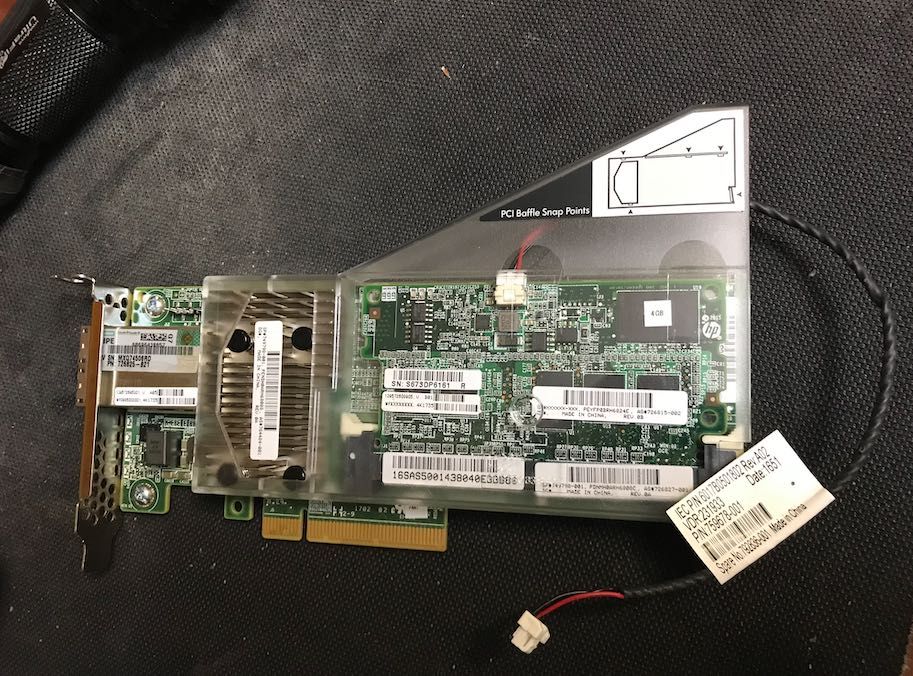 HP Дискова полка D3700 QW967A SAS3 12Gb СЗД Raid HPE P441 Оренда