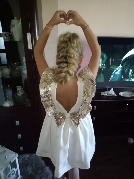 Sukienka rozmiar 140/146