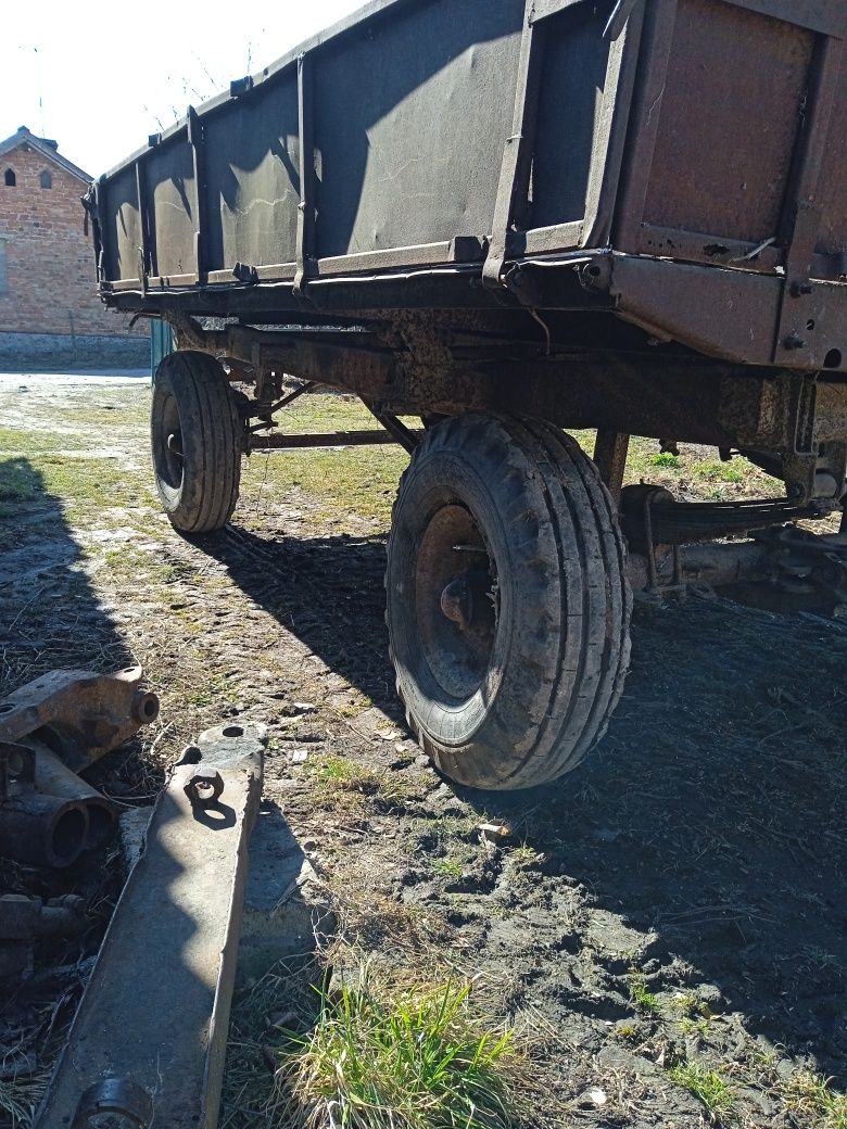 Продам тракторний прицеп 2 птс4