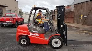 Оренда телескопічний навантажувач Manitou Маніту в оренду Послуги Вила
