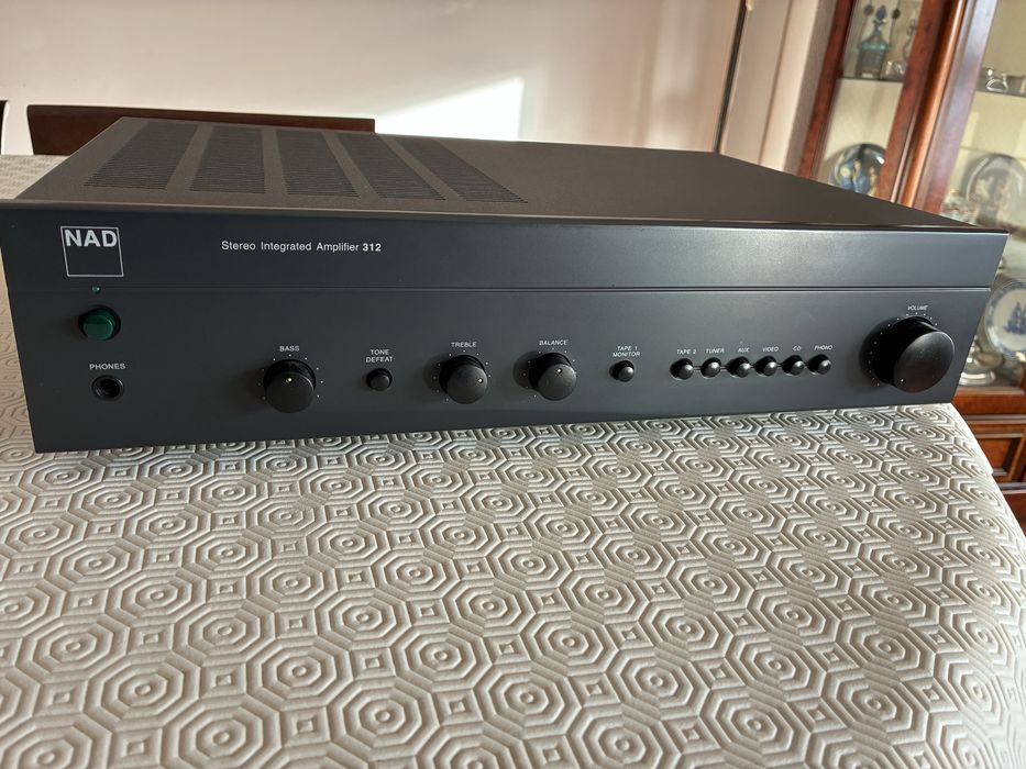 Amplificador NAD 312