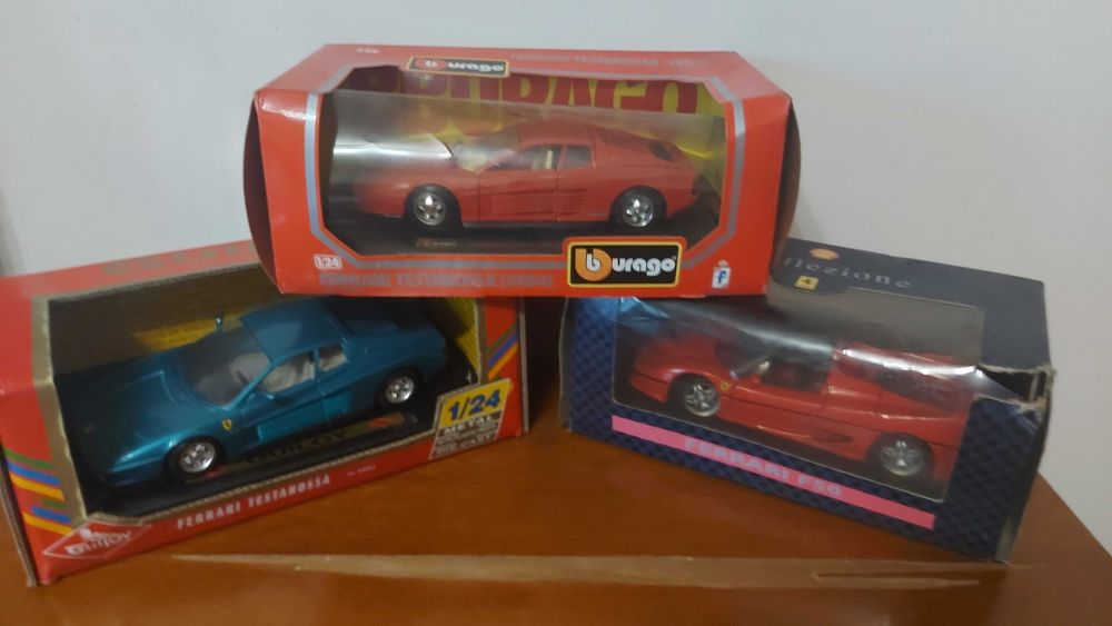 Conjunto Ferrari miniatura 1/24 - 3 carros