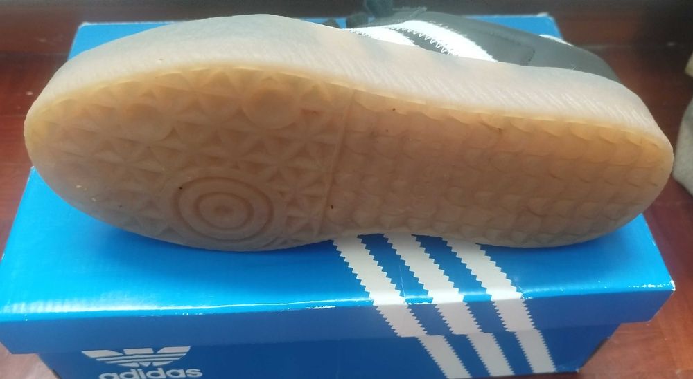 Tênis adidas originais!