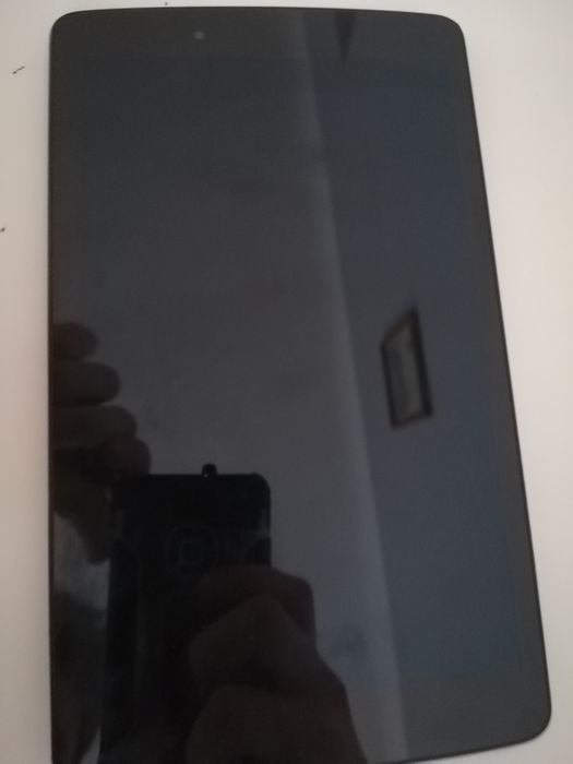 Tablet LG G Pad uszkodzony