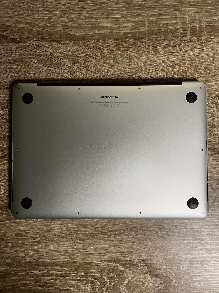 MacBook Pro 13 2015/256gb з сумкою та чохлом!