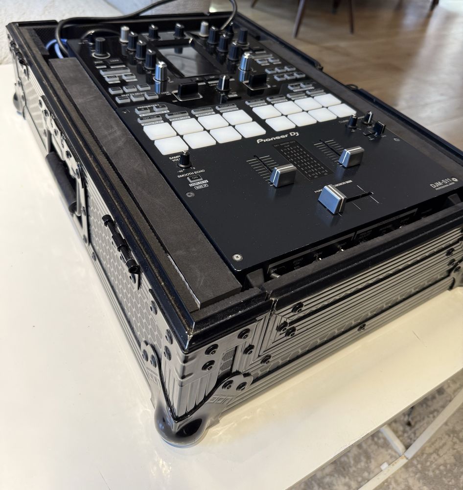 Pioneer CDJ 3000 x2, DJM-s11, case UDG
