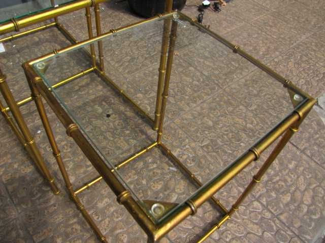 Zestaw 3 stolików kawowych szklanych metalowe złote nogi komplet