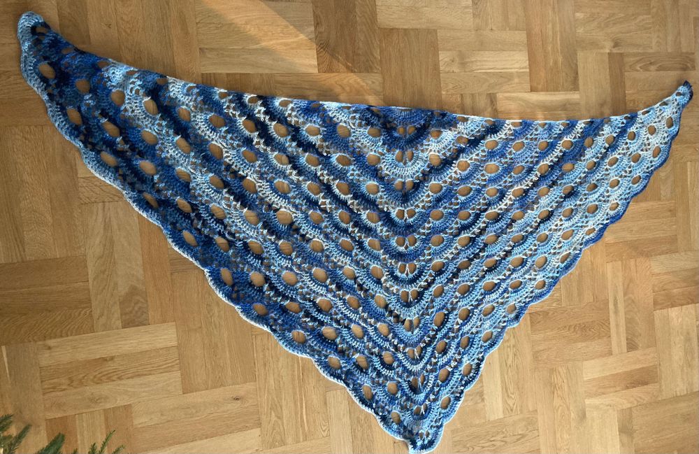 Chusta ręcznie robiona handmade błękity niebieska ombre duża