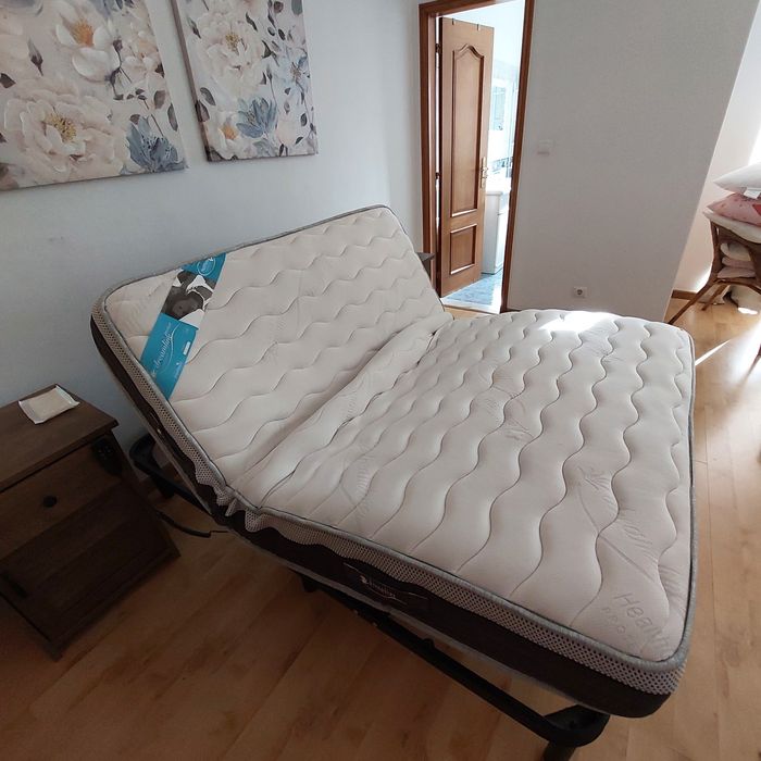 Cama articulada com colchão