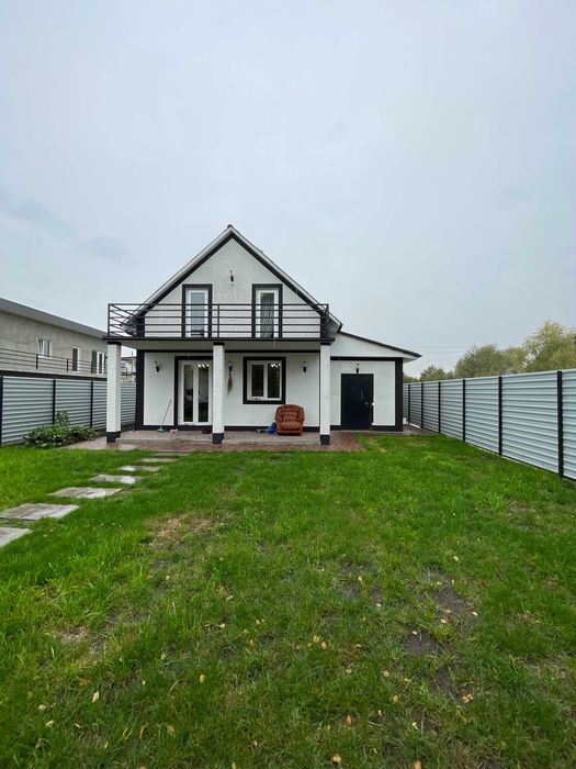 Будинок біля озера в Осокорках — комфорт, простір, гармонія з природою